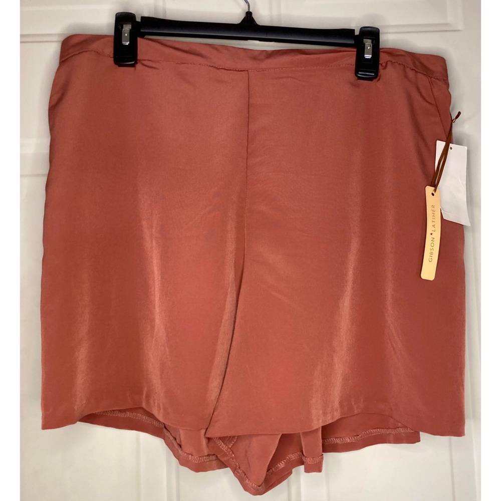 Gibson Latimer burnt orange short